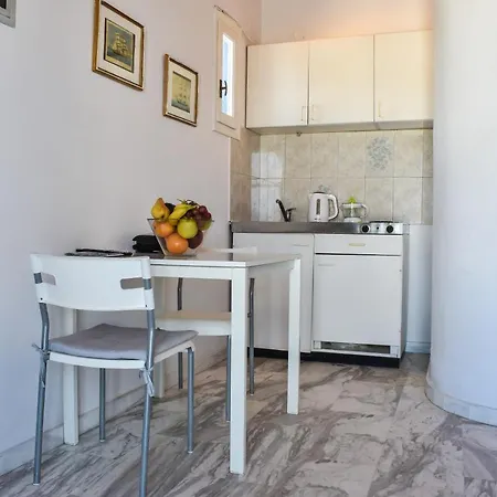 Seaview Apartment *
